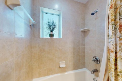Condo in New Smyrna Beach, Florida, 3 bedrooms  № 2227062 - photo 18
