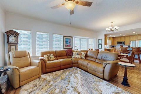 Condo in New Smyrna Beach, Florida, 3 bedrooms  № 2227062 - photo 10