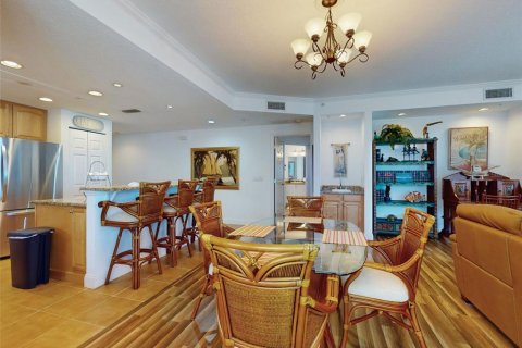 Condo in New Smyrna Beach, Florida, 3 bedrooms  № 2227062 - photo 9