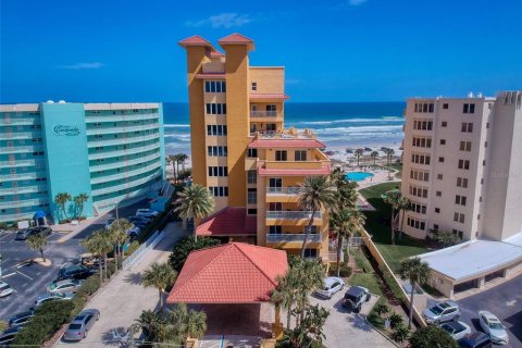 Condo in New Smyrna Beach, Florida, 3 bedrooms  № 2227062 - photo 2