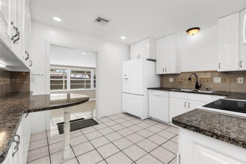 Villa ou maison à vendre à Venice, Floride: 2 chambres, 127 m2 № 2149196 - photo 15