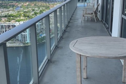 Condo in Hollywood, Florida, 3 bedrooms  № 1999515 - photo 3