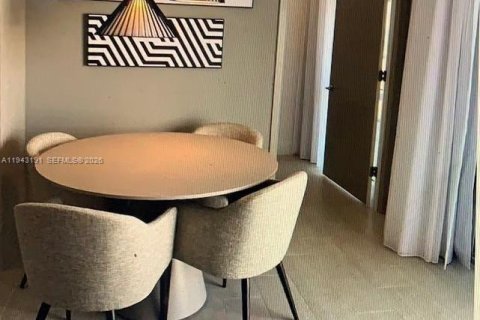 Condo in Hollywood, Florida, 3 bedrooms  № 1999515 - photo 2