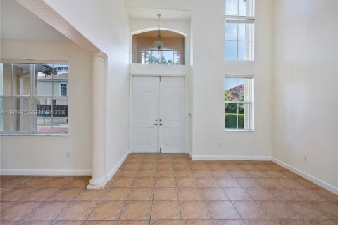 House in Miami, Florida 4 bedrooms, 263.01 sq.m. № 2042715 - photo 7