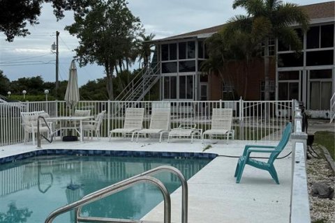 Condo in Rotonda, Florida, 2 bedrooms  № 2155801 - photo 26