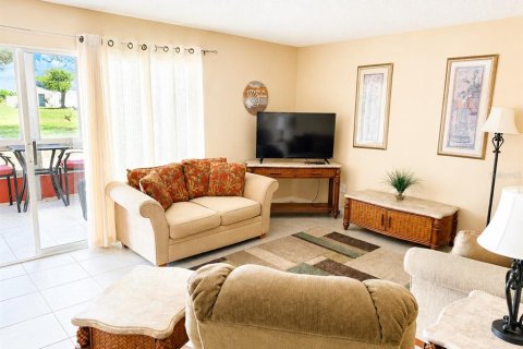 Condo in Rotonda, Florida, 2 bedrooms  № 2155801 - photo 4