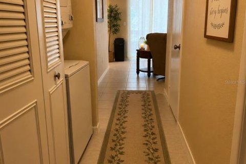 Condo in Rotonda, Florida, 2 bedrooms  № 2155801 - photo 16