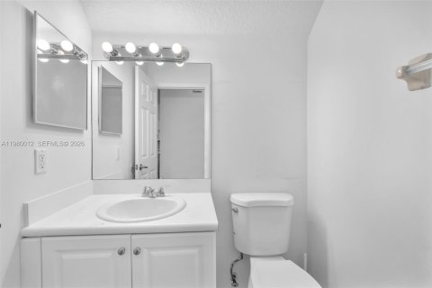 Townhouse in Homestead, Florida 3 bedrooms, 153.85 sq.m. № 2043714 - photo 18
