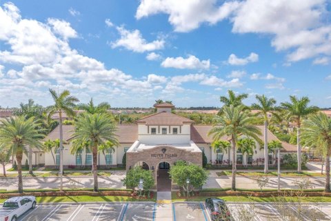 Townhouse in Homestead, Florida 3 bedrooms, 153.85 sq.m. № 2043714 - photo 10