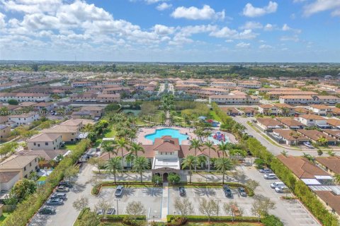 Townhouse in Homestead, Florida 3 bedrooms, 153.85 sq.m. № 2043714 - photo 11