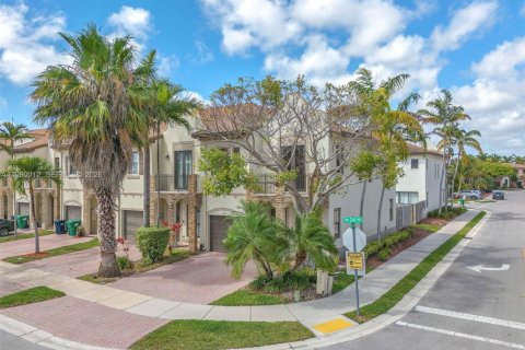 Townhouse in Homestead, Florida 3 bedrooms, 153.85 sq.m. № 2043714 - photo 3