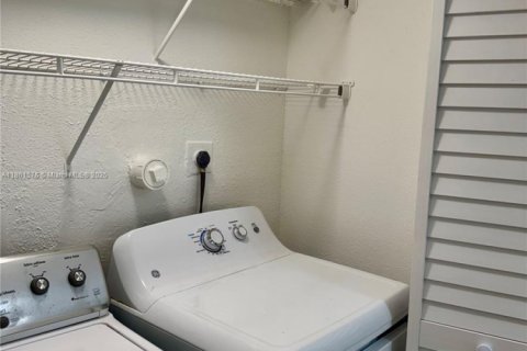 Condo in Coral Springs, Florida, 1 bedroom  № 1896968 - photo 25