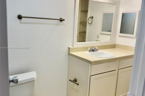 Condo in Coral Springs, Florida, 1 bedroom  № 1896968 - photo 26