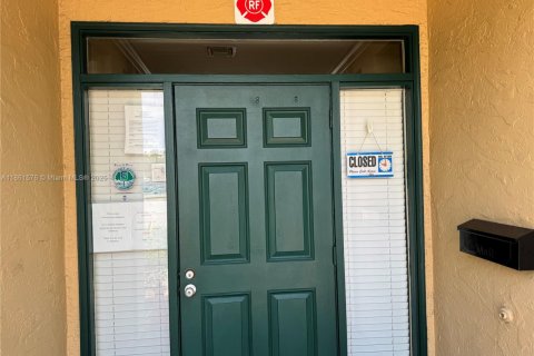 Condo in Coral Springs, Florida, 1 bedroom  № 1896968 - photo 18