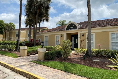 Condo in Coral Springs, Florida, 1 bedroom  № 1896968 - photo 5