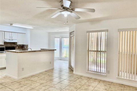 Condo in Coral Springs, Florida, 1 bedroom  № 1896968 - photo 1