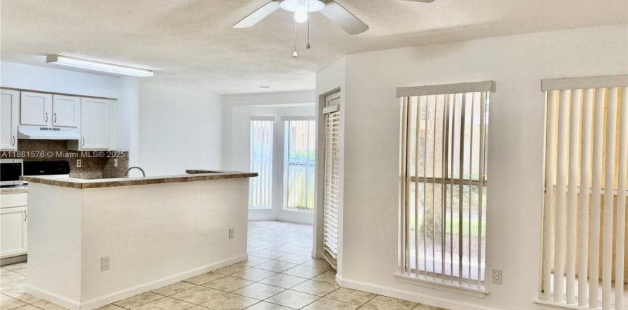 Condo in Coral Springs, Florida, 1 bedroom  № 1896968