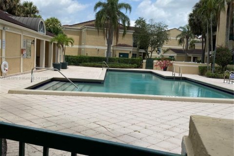 Condo in Coral Springs, Florida, 1 bedroom  № 1896968 - photo 12