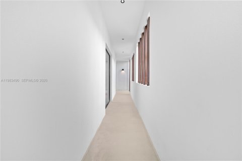 Adosado en venta en Miami, Florida, 4 dormitorios, 255.48 m2 № 2062927 - foto 5