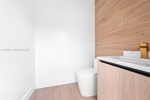 Adosado en venta en Miami, Florida, 4 dormitorios, 255.48 m2 № 2062927 - foto 19