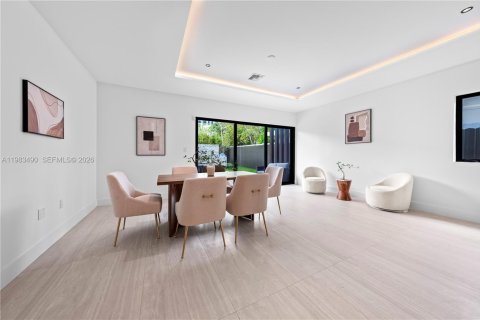 Adosado en venta en Miami, Florida, 4 dormitorios, 255.48 m2 № 2062927 - foto 17