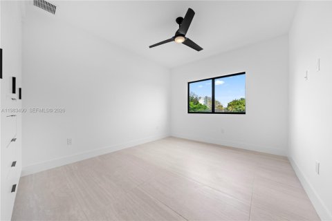 Adosado en venta en Miami, Florida, 4 dormitorios, 255.48 m2 № 2062927 - foto 28