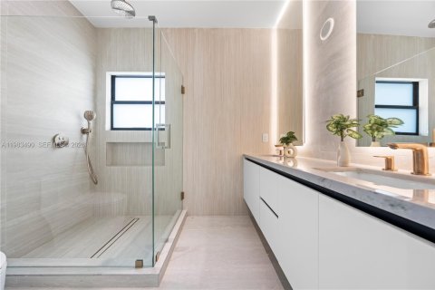 Adosado en venta en Miami, Florida, 4 dormitorios, 255.48 m2 № 2062927 - foto 27