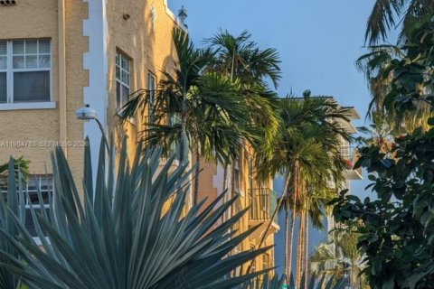 Apartamento en alquiler en Miami Beach, Florida, 1 dormitorio, 42.74 m2 № 2045852 - foto 2