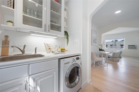 Copropriété à vendre à Miami Beach, Floride: 51.1 m2 № 2251184 - photo 10