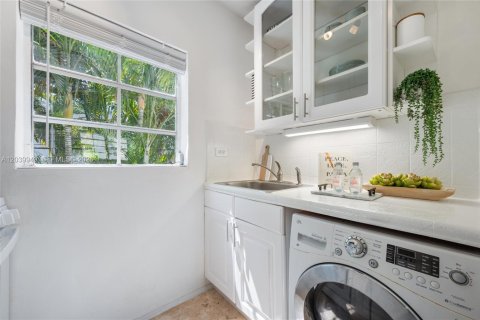 Copropriété à vendre à Miami Beach, Floride: 51.1 m2 № 2251184 - photo 6