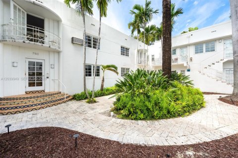 Copropriété à vendre à Miami Beach, Floride: 51.1 m2 № 2251184 - photo 17