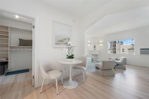 Copropriété à vendre à Miami Beach, Floride: 51.1 m2 № 2251184 - photo 8