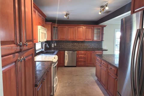 Купить виллу или дом в Майами, Флорида 4 спальни, 213.12м2, № 2027182 - фото 4