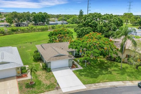 Casa en venta en Clearwater, Florida, 2 dormitorios, 136.38 m2 № 1675356 - foto 3