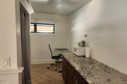 Propiedad comercial en venta en Bradenton Beach, Florida, 38.65 m2 № 1797444 - foto 12
