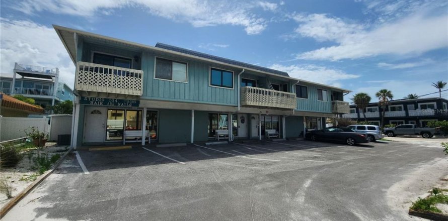 Commercial property in Bradenton Beach, Florida 38.65 sq.m. № 1797444