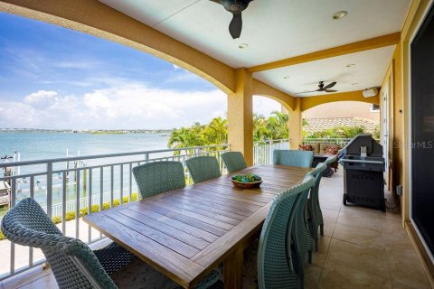 House in Indian Rocks Beach, Florida 5 bedrooms, 424.66 sq.m. № 1835980 - photo 19