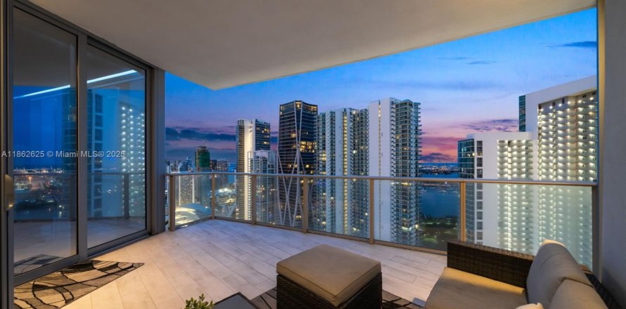 Condominio en Miami, Florida, 2 dormitorios № 1889814