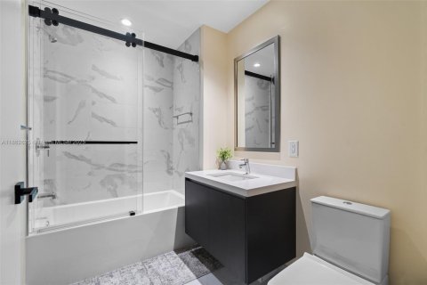 Condominio en venta en Miami, Florida, 2 dormitorios, 144.93 m2 № 1889814 - foto 18