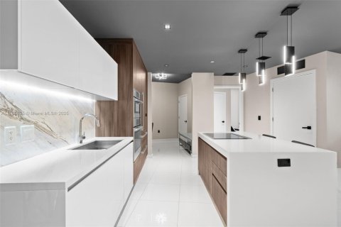 Condominio en venta en Miami, Florida, 2 dormitorios, 144.93 m2 № 1889814 - foto 10