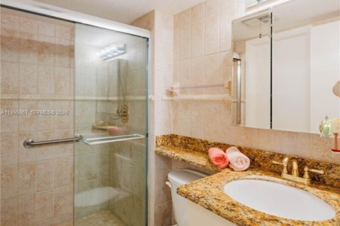 Copropriété à vendre à Tamarac, Floride: 2 chambres, 88.26 m2 № 2060328 - photo 11