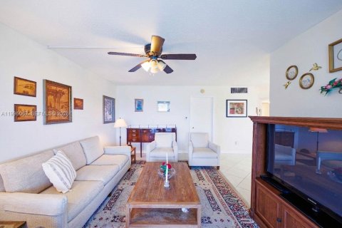 Copropriété à vendre à Tamarac, Floride: 2 chambres, 88.26 m2 № 2060328 - photo 10