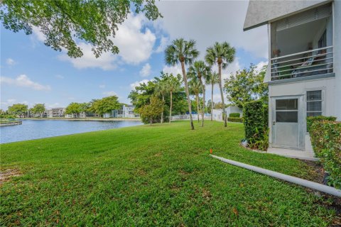 Copropriété à vendre à Tamarac, Floride: 2 chambres, 88.26 m2 № 2060328 - photo 23