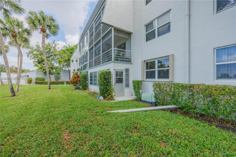 Copropriété à vendre à Tamarac, Floride: 2 chambres, 88.26 m2 № 2060328 - photo 20
