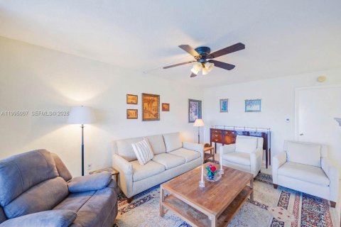 Copropriété à vendre à Tamarac, Floride: 2 chambres, 88.26 m2 № 2060328 - photo 9