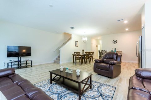 Adosado en alquiler en Davenport, Florida, 5 dormitorios, 192.49 m2 № 1774979 - foto 3