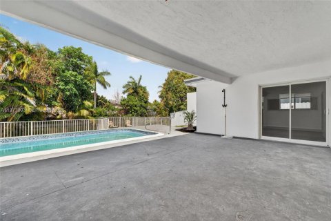 House in Miramar, Florida 3 bedrooms, 119.47 sq.m. № 2047323 - photo 27