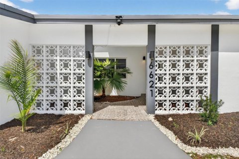 House in Miramar, Florida 3 bedrooms, 119.47 sq.m. № 2047323 - photo 4