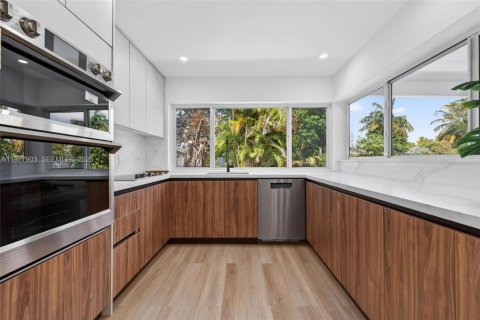 House in Miramar, Florida 3 bedrooms, 119.47 sq.m. № 2047323 - photo 14