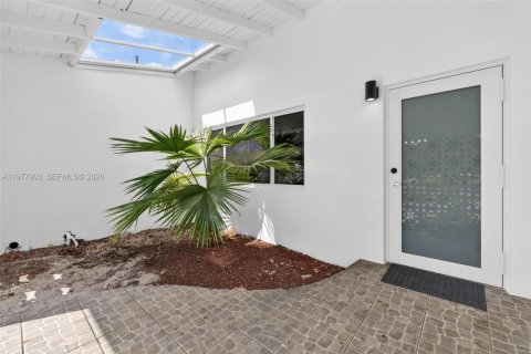 House in Miramar, Florida 3 bedrooms, 119.47 sq.m. № 2047323 - photo 5